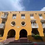 Beautiful Duplex In The Historic Center!