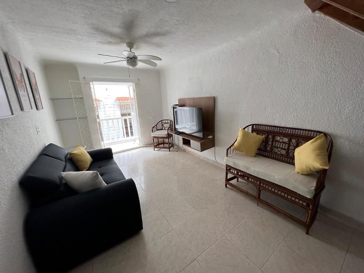 Beautiful Duplex In The Historic Center!