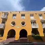 Beautiful Duplex In The Historic Center!